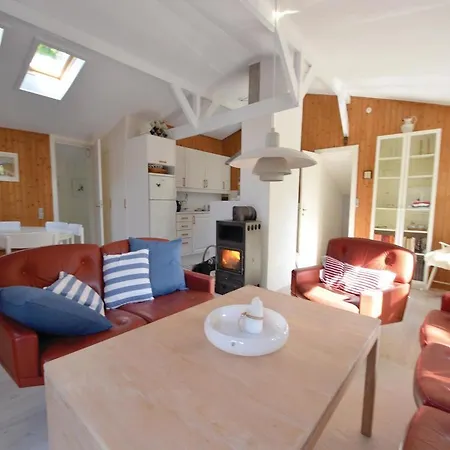 Vakantiehuis Five-bedroom Holiday In